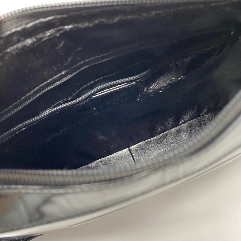 GUCCI Leather Embossed Logo Shoulder Bag - Picture 7 of 8